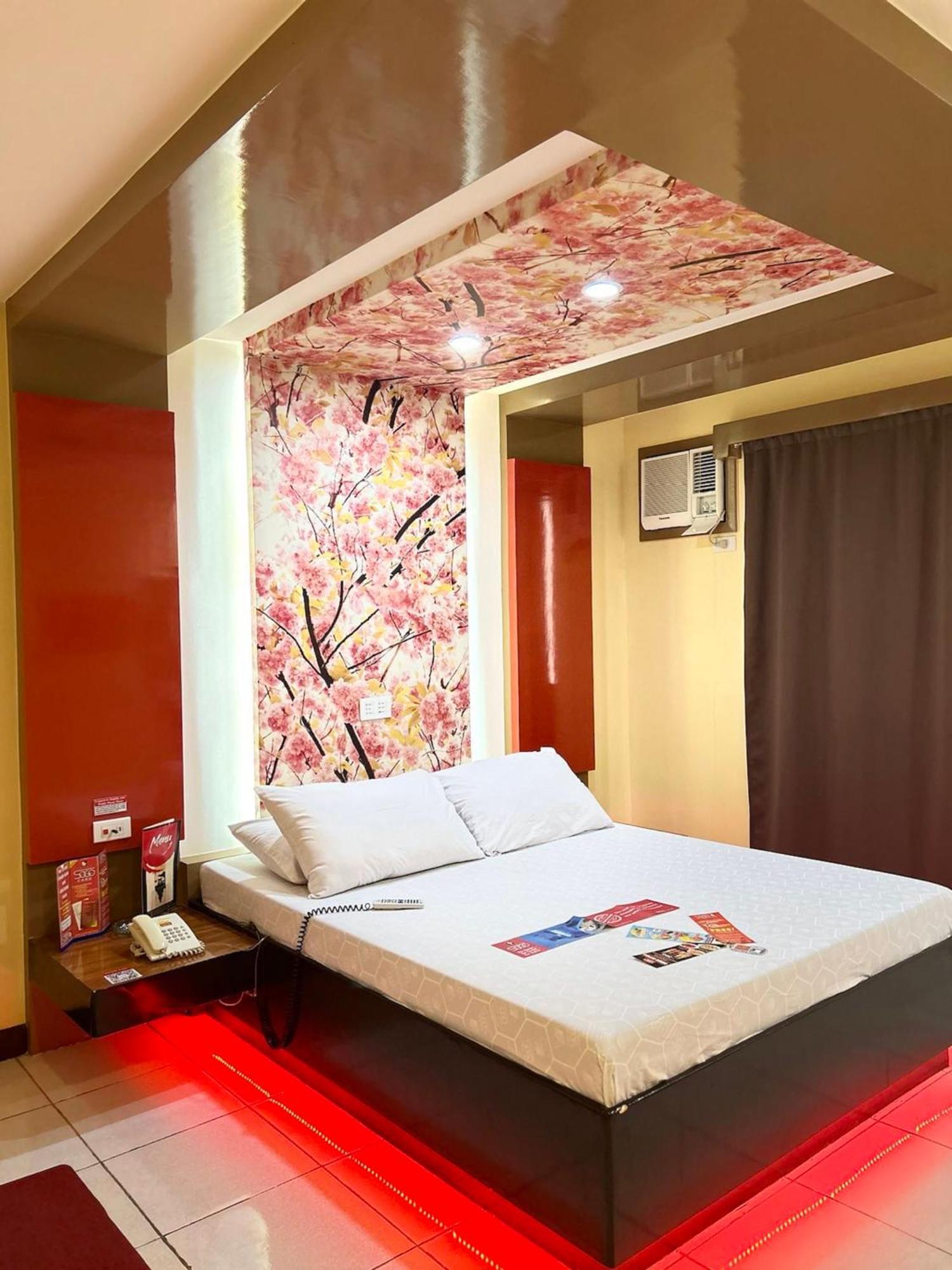 סנטה רוזה Hotel Sogo Sta Rosa מראה חיצוני תמונה